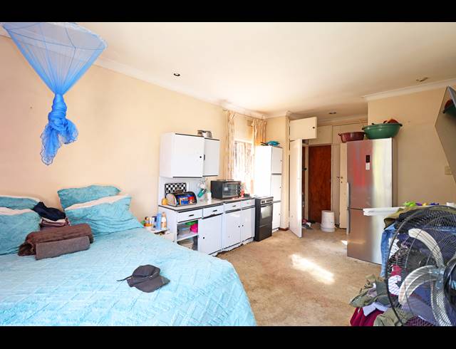 9 BEDROOM HOUSE FOR SALE IN KEW